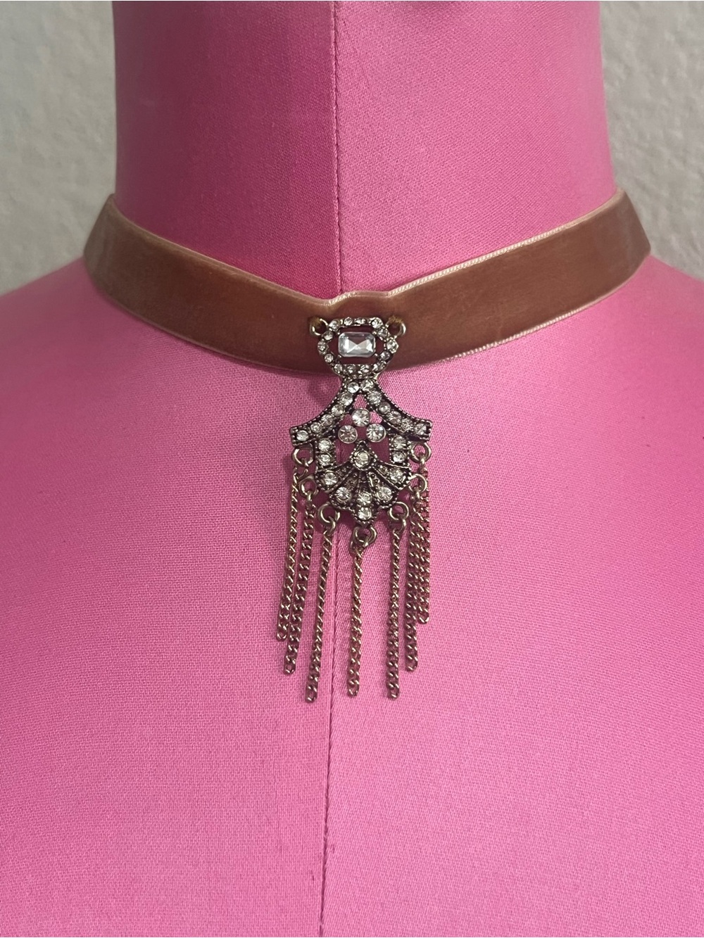 Vintage-Inspired Brown Velvet Choker with Crystal Tassel Pendant